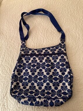Vera Bradley Blue Patterned Crossbody Shoulder Bag - Women